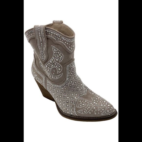 Very G Women's Show Off Rhinestone Ankle Western Booties Nude - Medium - Picture 1 of 3